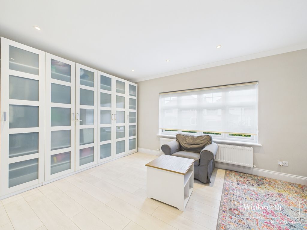 Property photo 3 of 13 Photograph