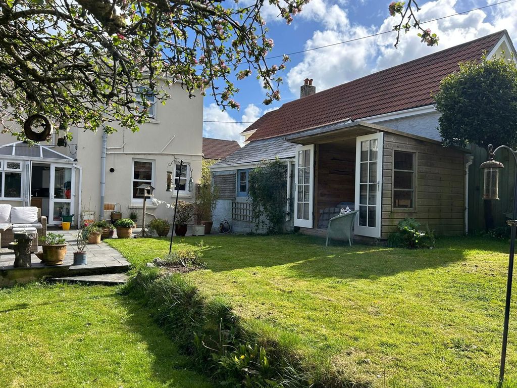 Property photo 3 of 38