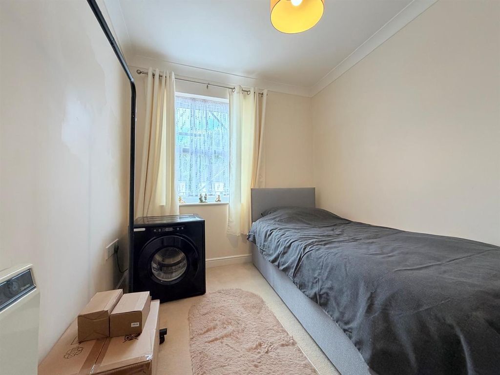 Additional image 5 of 2 bed flat for saleFairby Close, Tiverton EX16