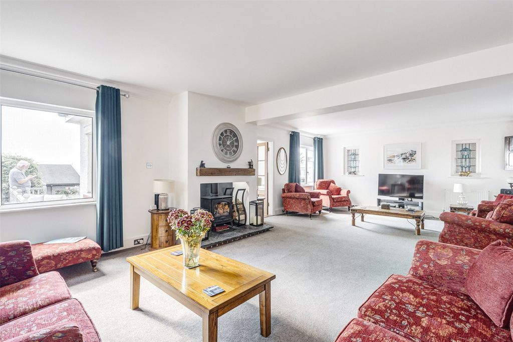 Property photo 3 of 32 Picture No. 50