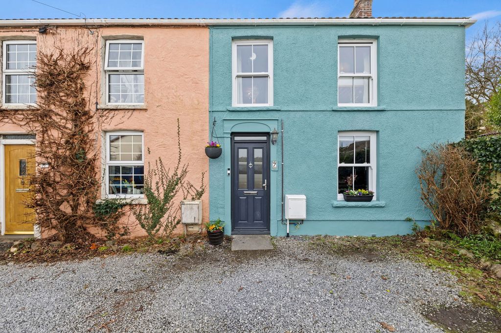 Property photo 1 of 32