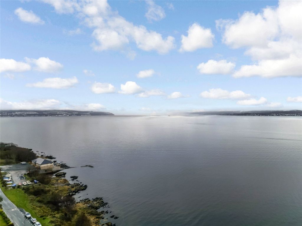 Property photo 2 of 21 Picture No. 25