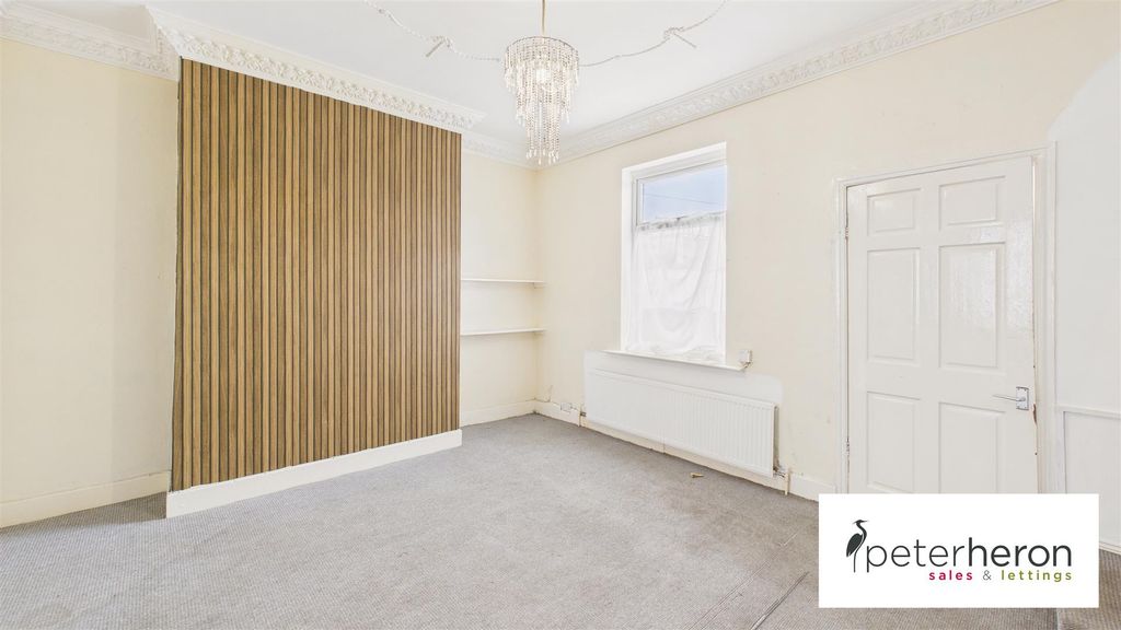 Property photo 3 of 16 Dining Room