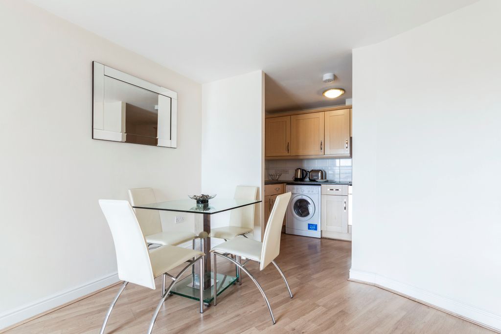 Property photo 2 of 6 4ce0382A-2B24-4c6F-8