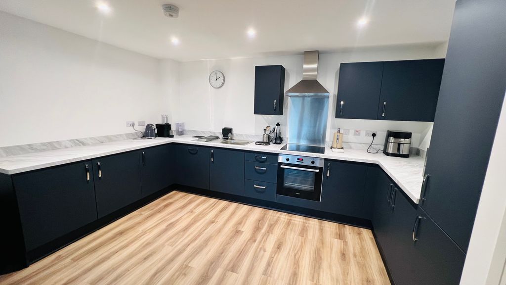 Property photo 3 of 16 Kitchen