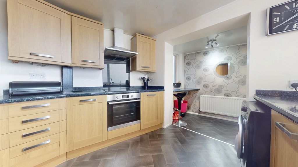 Property photo 1 of 25 4381643