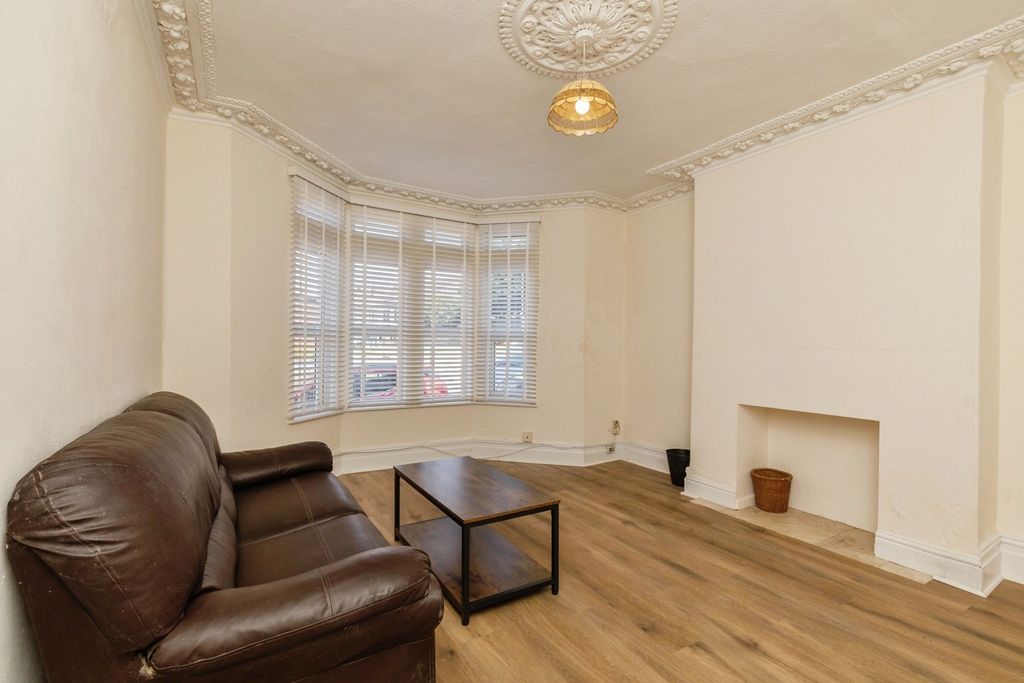 Property photo 3 of 14 Pbox-Img.Jpg