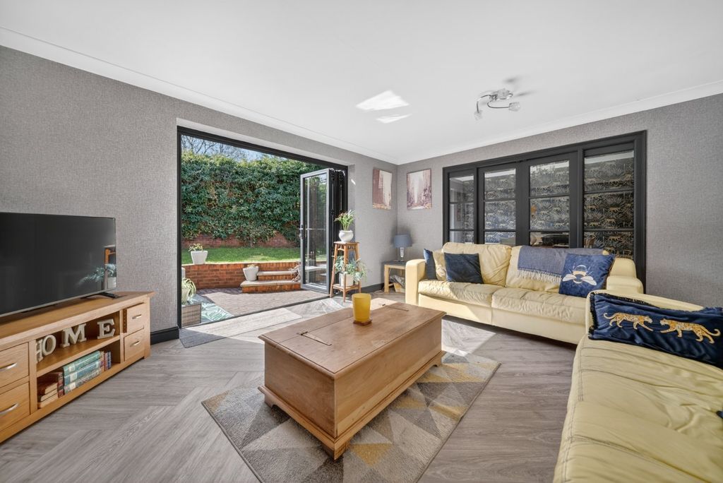 Property photo 3 of 23 Picture No. 23