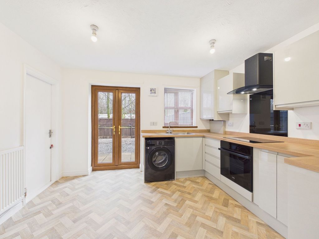 Property photo 2 of 8 Dining Kitchen