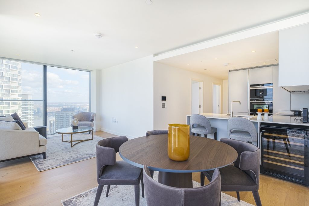 Property photo 3 of 15 Dining Area (2)
