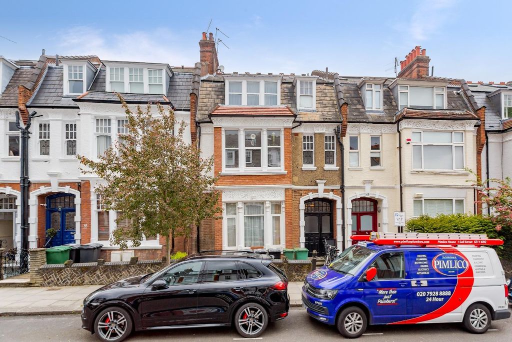 Property photo 2 of 6