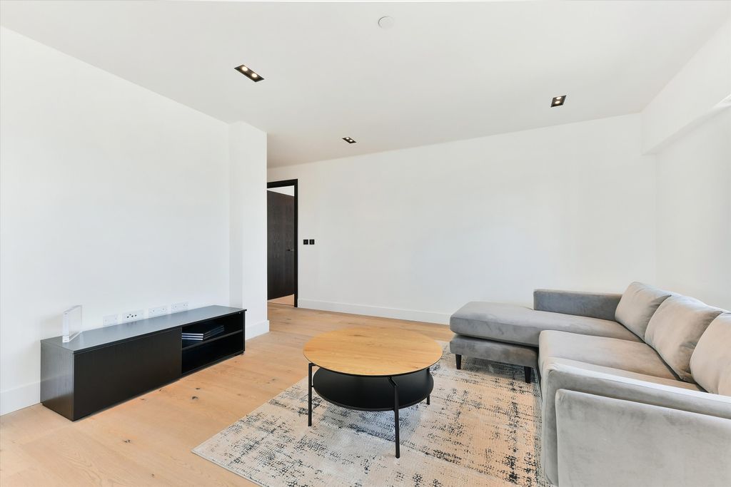 Property photo 2 of 16 Image