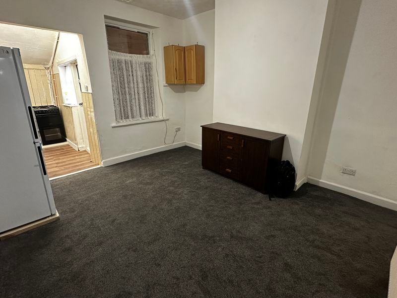 Property photo 3 of 8 Photo 6