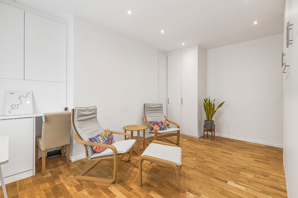 Property photo 3 of 16 Picture No. 02