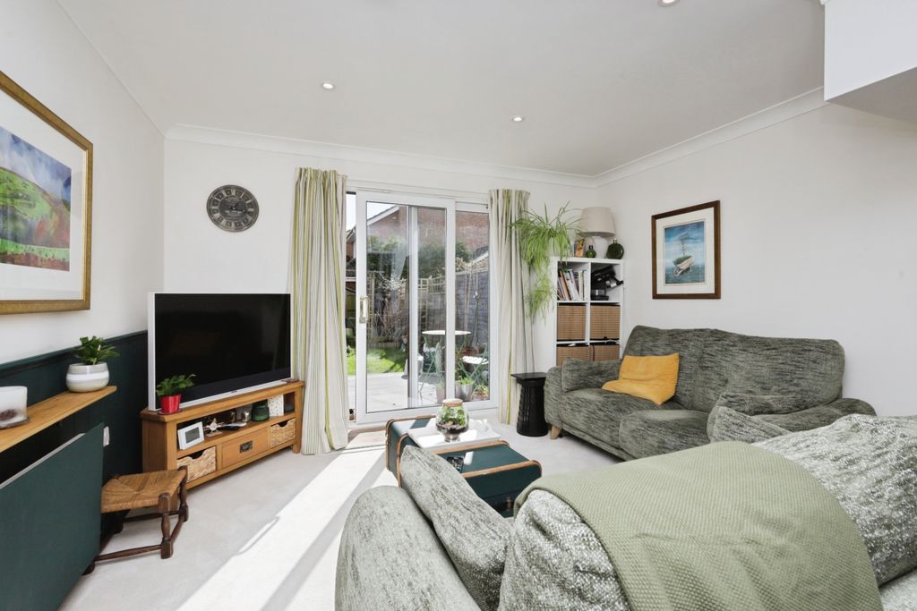 Property photo 3 of 17 Living Room