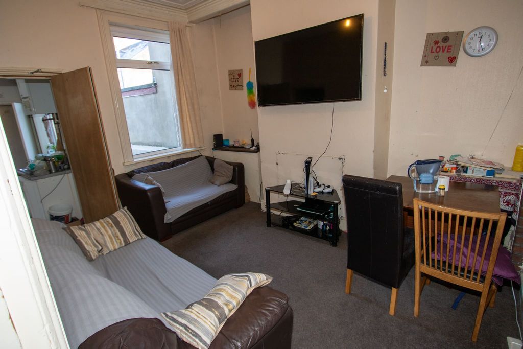 Property photo 3 of 19