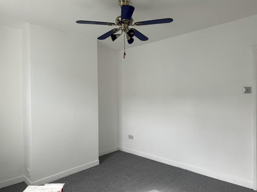 Property photo 2 of 9 2 Bedroom Terraced For Rent