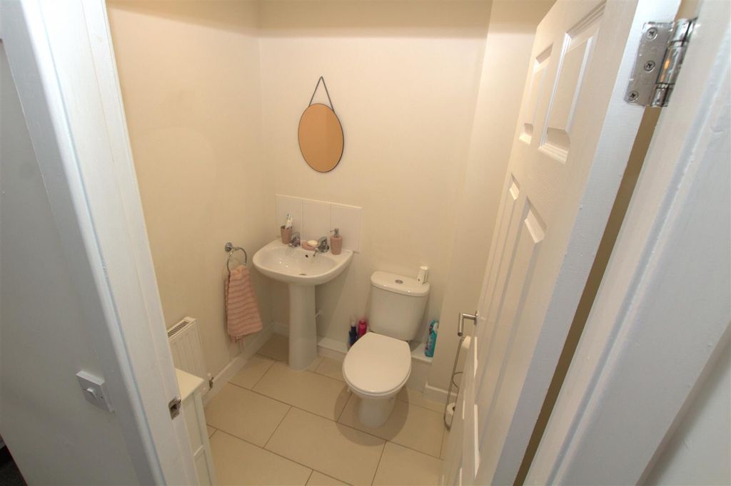 Property photo 2 of 10 Bathroom.Jpg