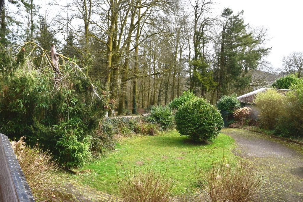 Property photo 2 of 31
