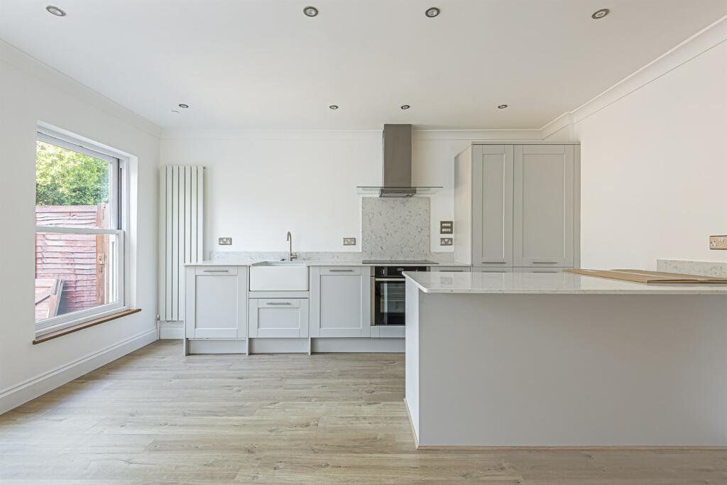 Property photo 2 of 14 Picture No. 07