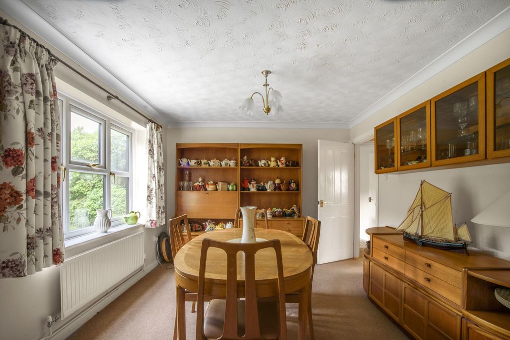 Property photo 3 of 20 Dining Room