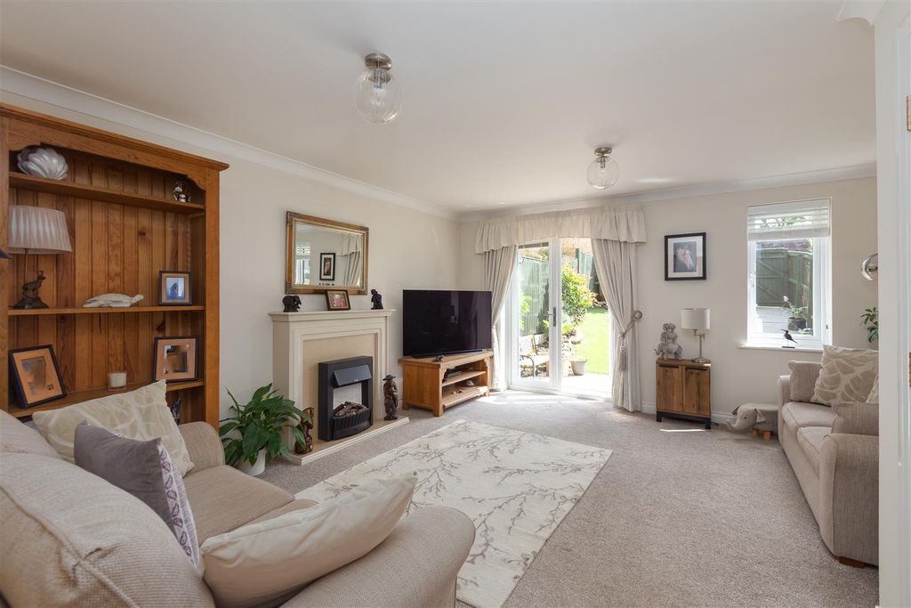 Property photo 2 of 23