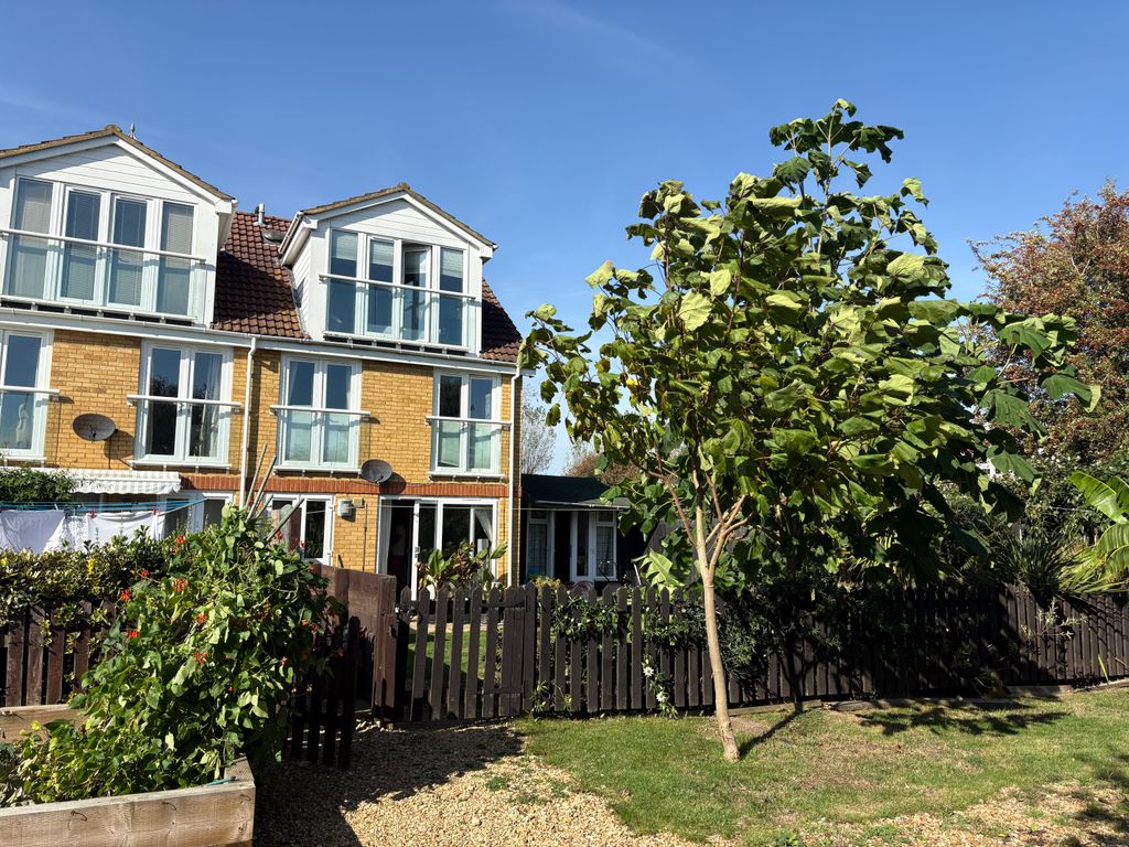Property photo 1 of 14 Exterior