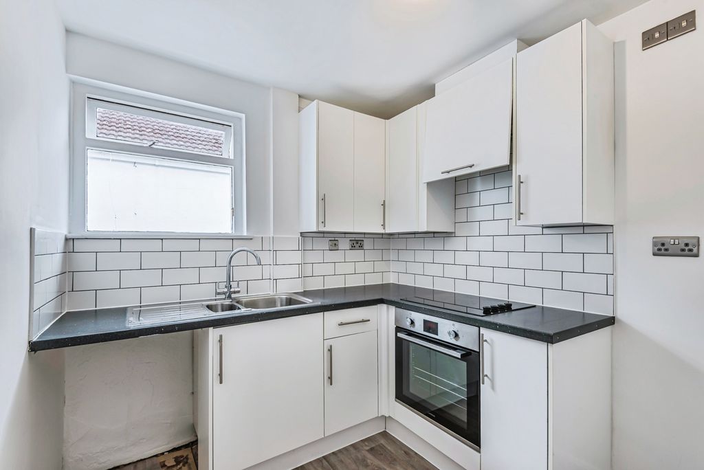 Property photo 3 of 15 Pbox-Img.Jpg