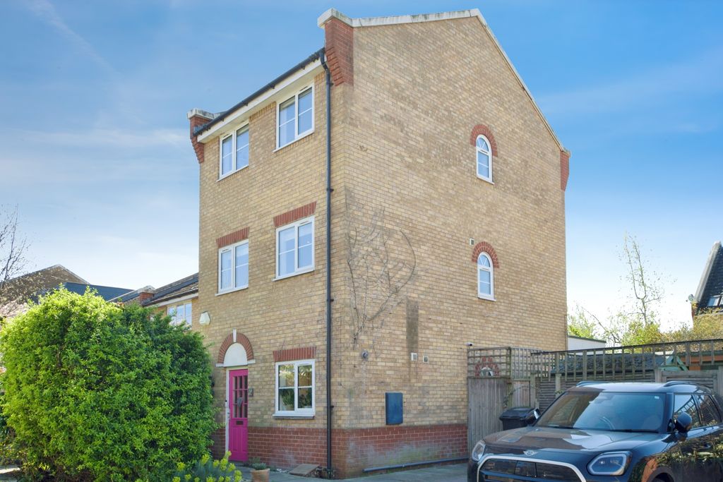 Property photo 1 of 20 Front View