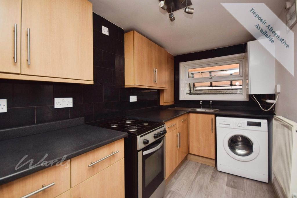 Property photo 2 of 11 Kitchen