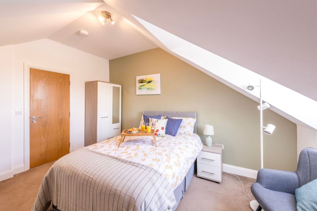 Property photo 3 of 19 Bright, Neatly Presented Bedroom In A Loft Setting...