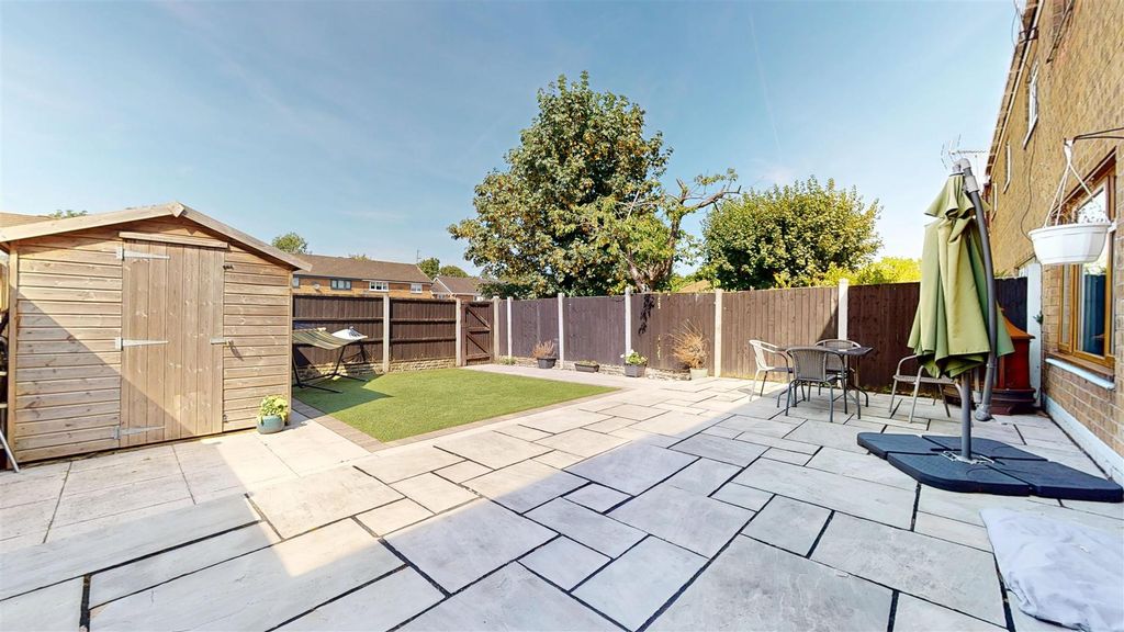 Property photo 3 of 25 Yewdale Rear Garden
