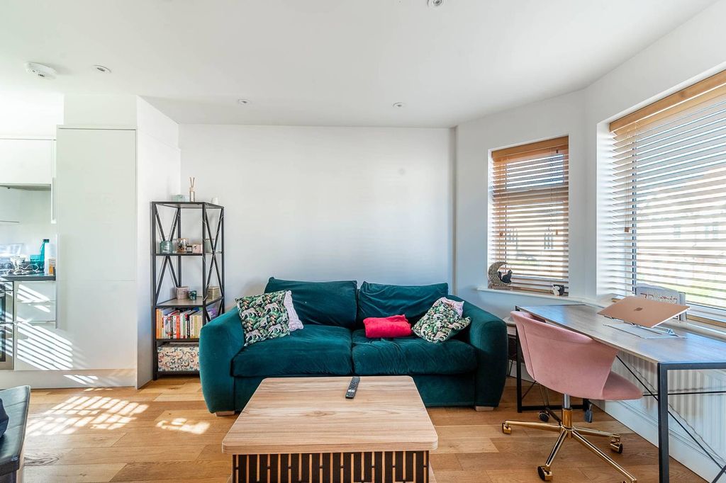 Property photo 1 of 8