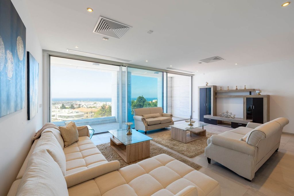 Property photo 1 of 30