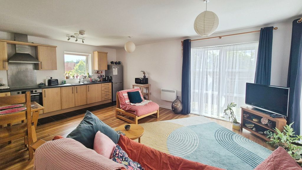 Property photo 3 of 13 77A46E71-1000129905