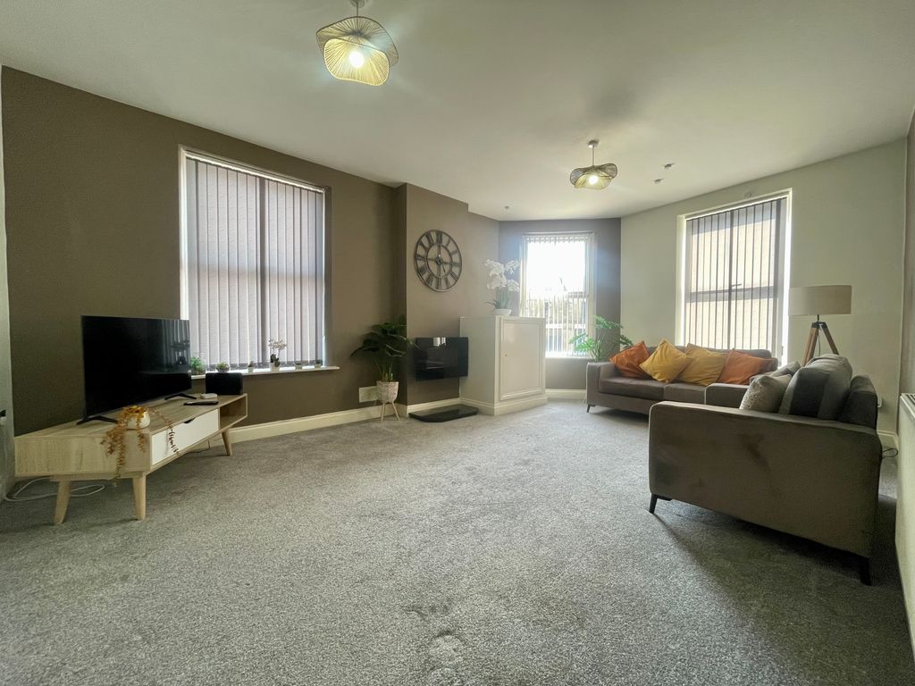 Property photo 1 of 13 Image