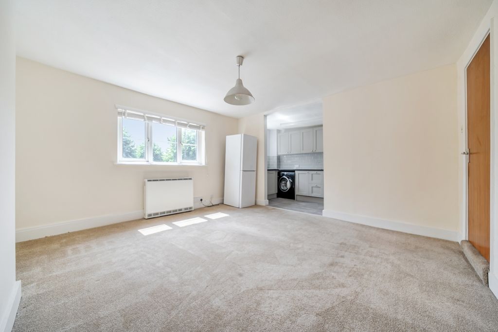 Property photo 2 of 6 Living Room