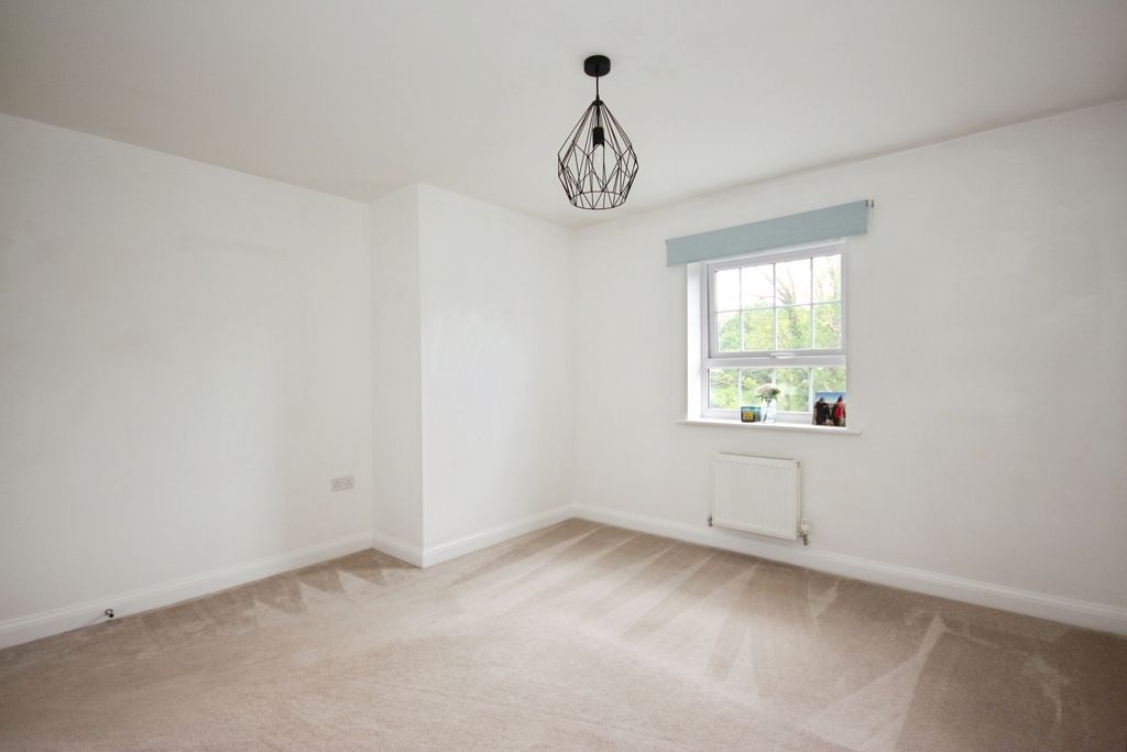 Property photo 2 of 17 Photo