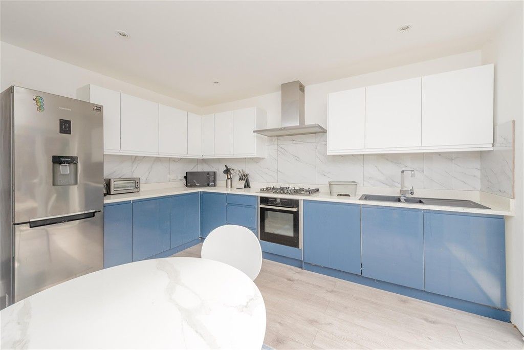 Property photo 2 of 14 Kitchen