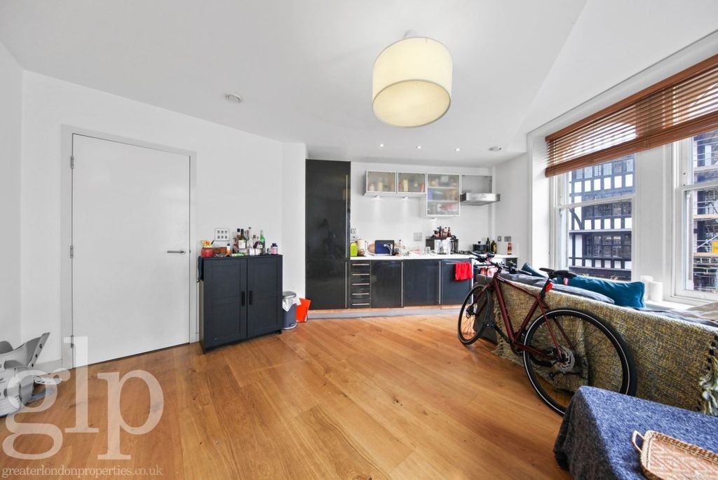 Property photo 2 of 10 960974