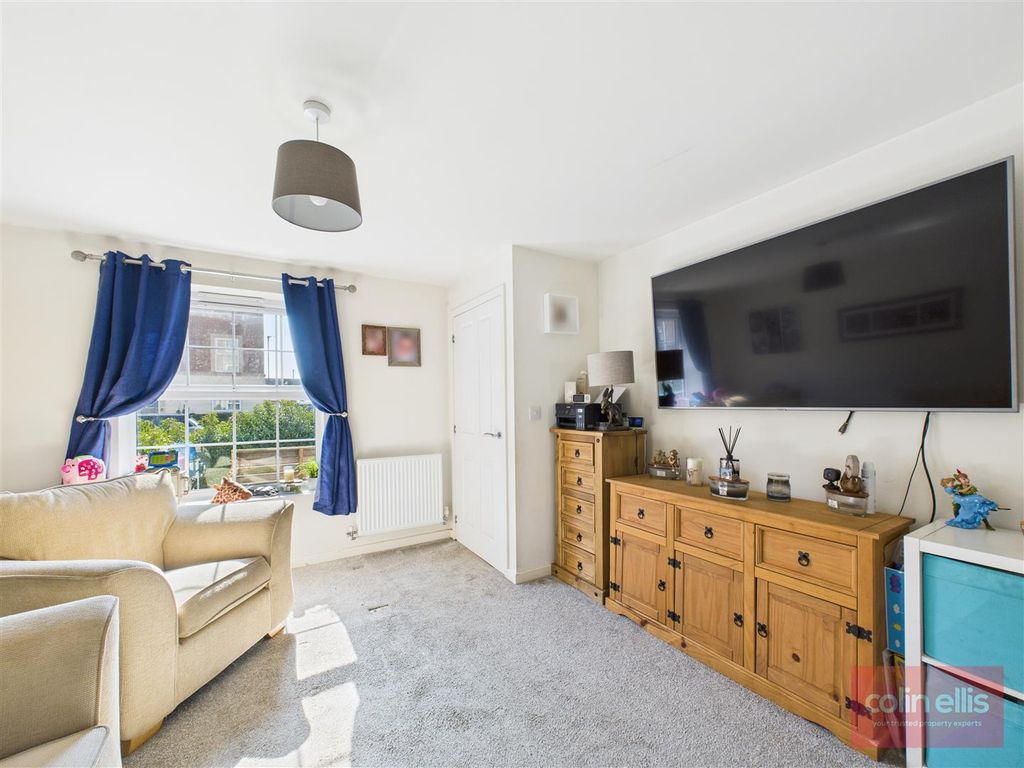 Property photo 3 of 14 Cam05075G0-Pr0062-Still013.Jpg