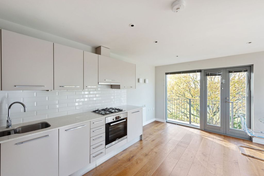 Property photo 1 of 18 Kitchen