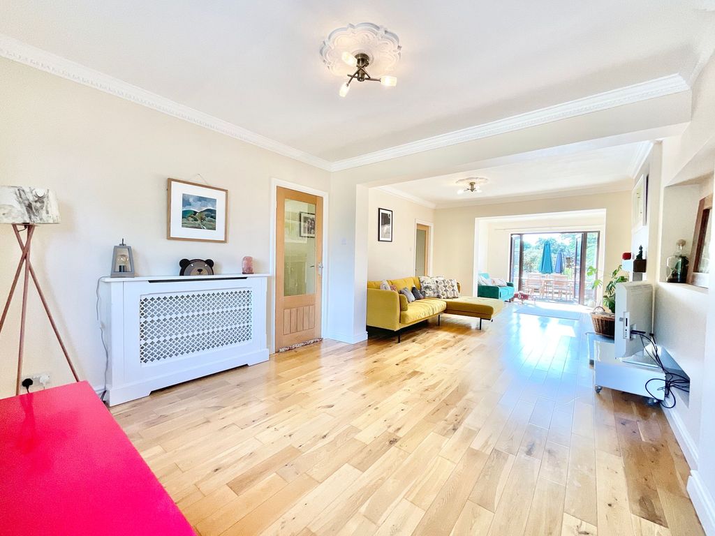 Property photo 2 of 30