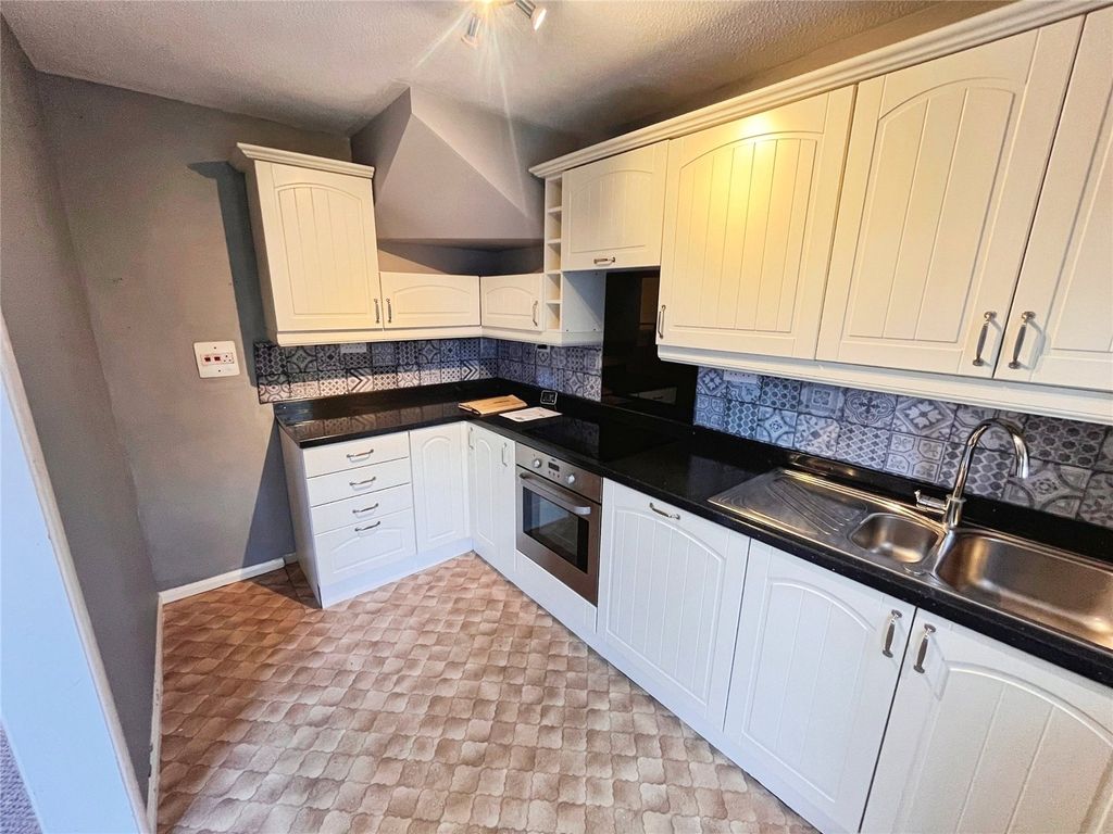 Property photo 2 of 16 Picture No. 19