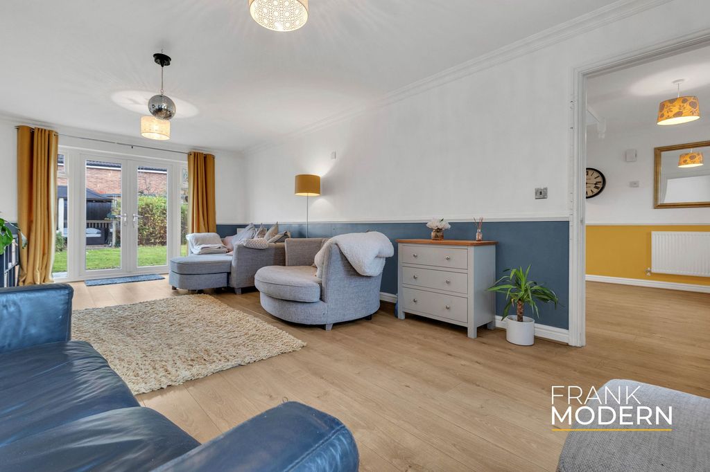 Property photo 3 of 44 Living Room