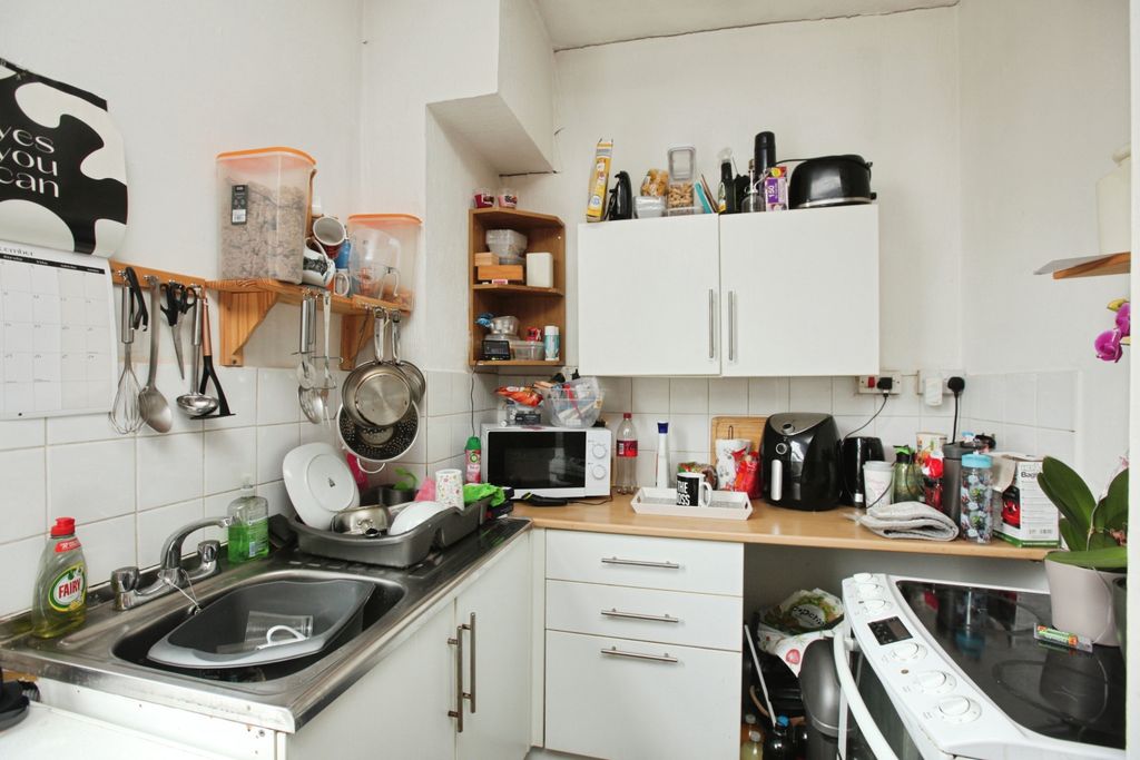 Property photo 3 of 13 Kitchen