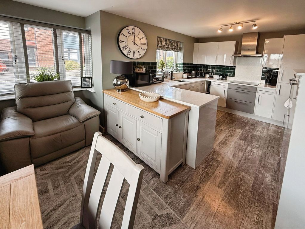 Property photo 3 of 25