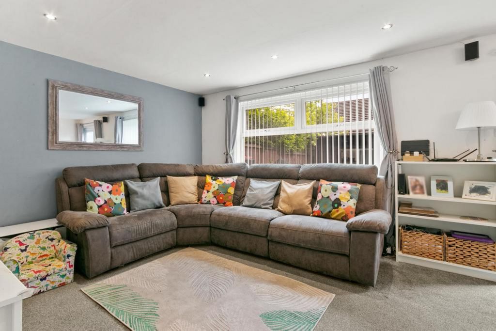 Property photo 2 of 30