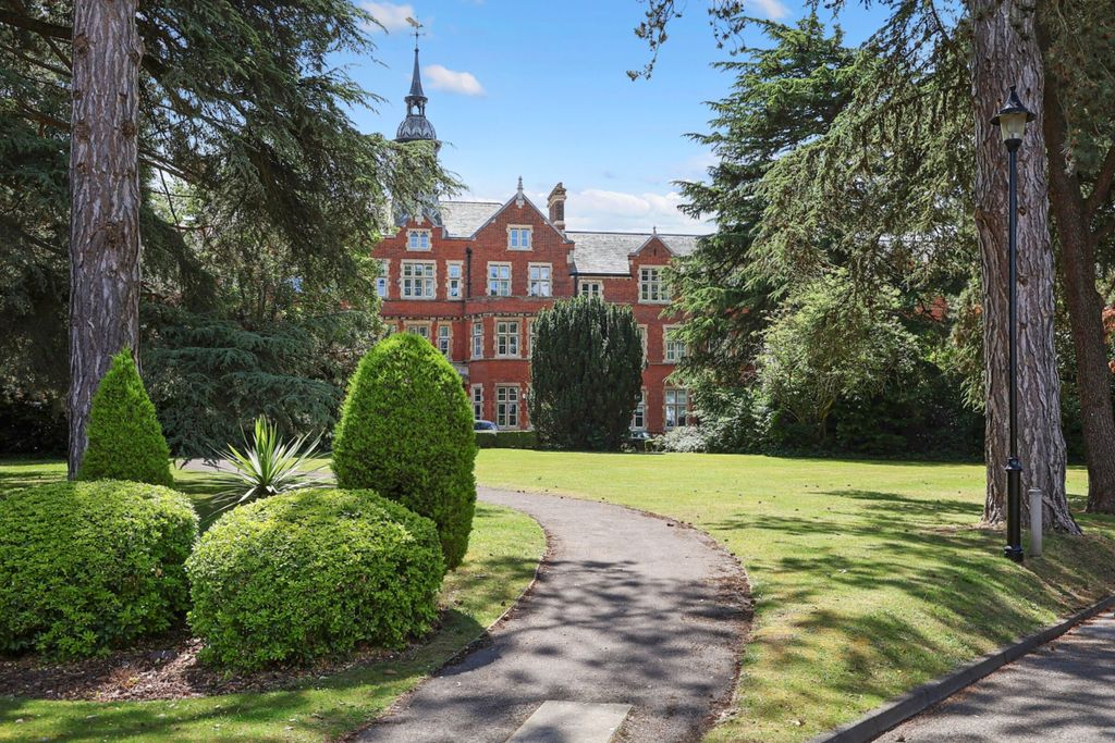 Property photo 1 of 17 Beautiful Grounds