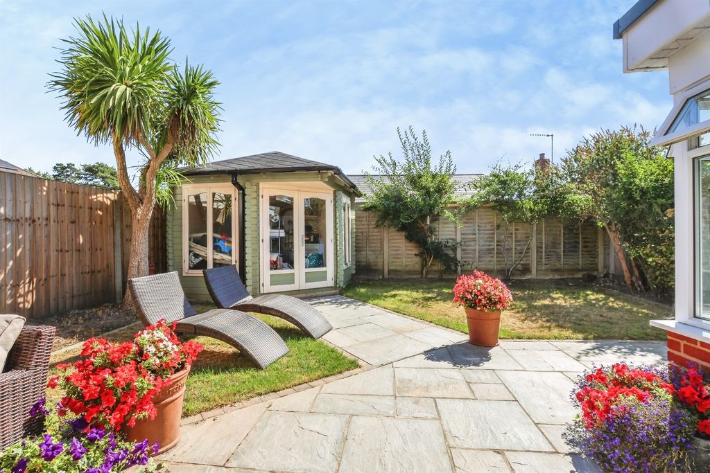 Property photo 2 of 22